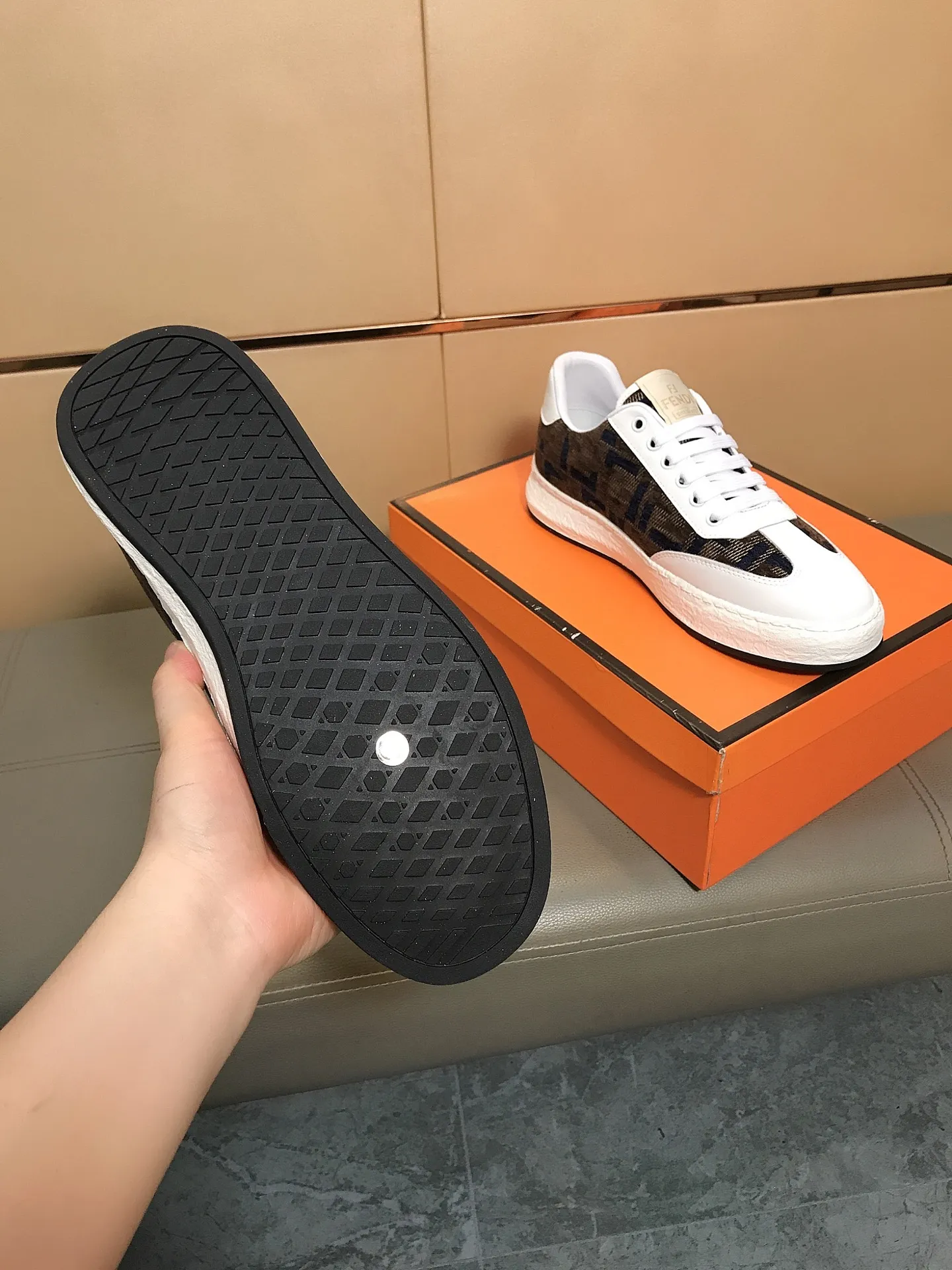 Men's Men's Shoes 230 🔆🔆👉Fendi [Fendi] Men's new low-top casual shoes are on the market🔥The shoe body is made of brand-specific printed fabric + cowhide, sheepskin foot pads, breathable and not covering the feet! Fashionable casual shoes 🙈Outsole is ultra-light, non-slip and wear-resistant👣 Standard size 38-44